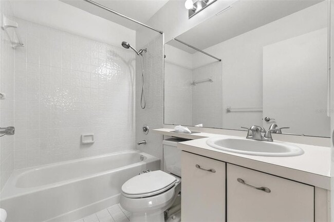 Building Photo - 846 Glades Ct