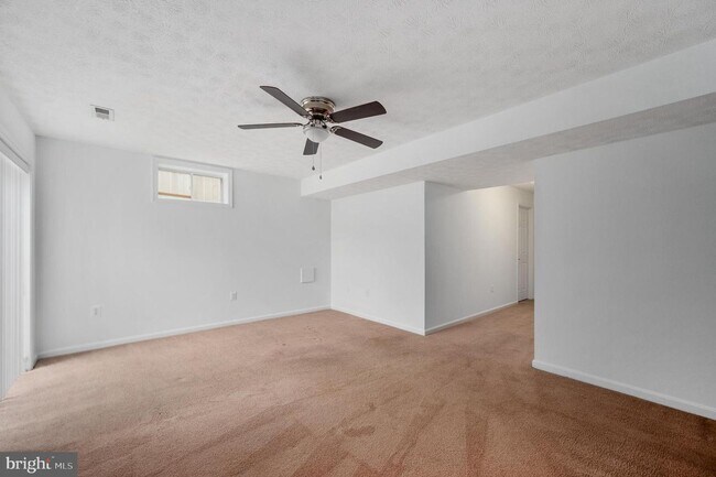 Building Photo - 259 Olympic Dr