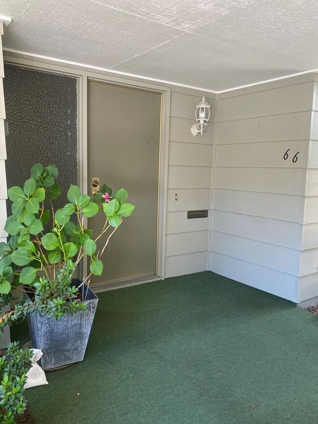 Building Photo - Very nice home w/AIR CONDITIONING in Oakmo...