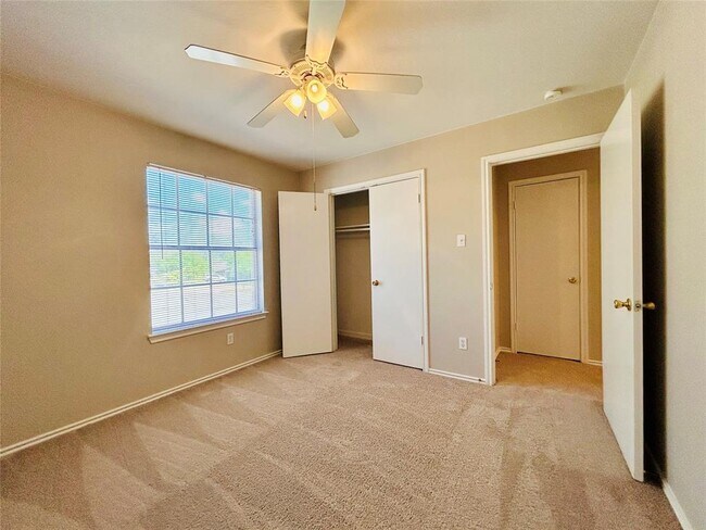 Building Photo - 8511 Apple Carrie Cove