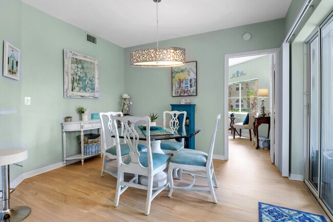 Building Photo - 2820 Citrus Lake Dr