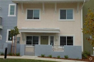 Building Photo - 815 Humbert Ave