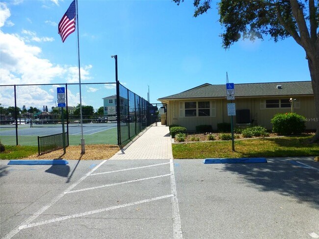 Building Photo - 5557 Sea Forest Dr