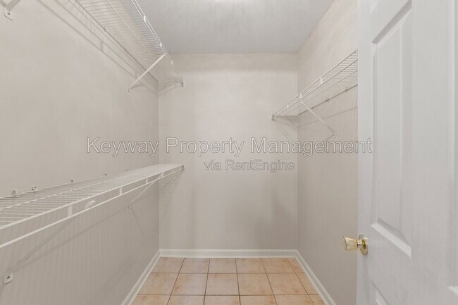 Building Photo - 4011 Oellerich St