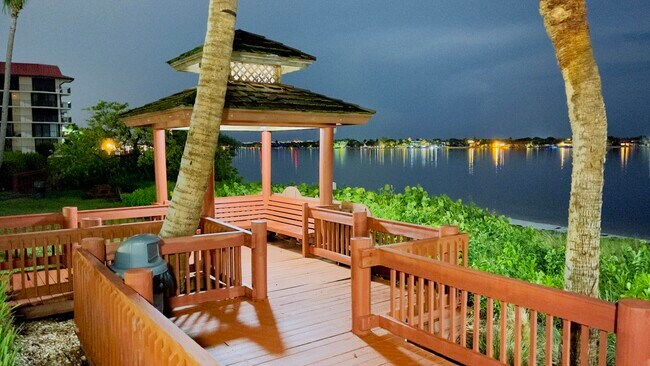 Building Photo - 107 Half Moon Cir