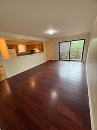 Building Photo - 904 Meadow Woods Ln