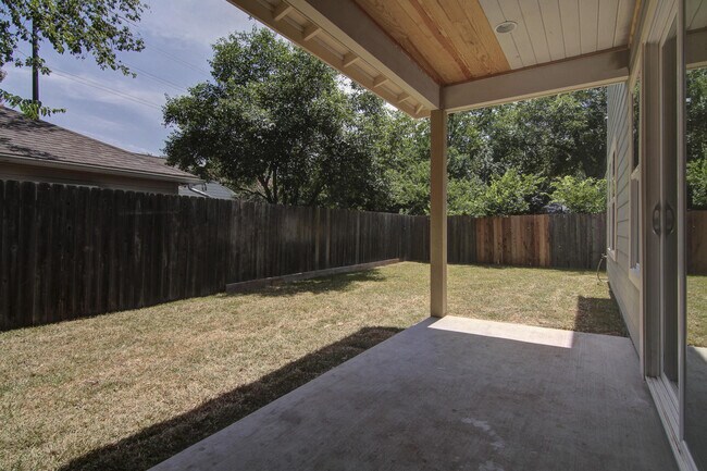 Building Photo - UT PRE-LEASE: 2013 Completely Remodeled 6 ...