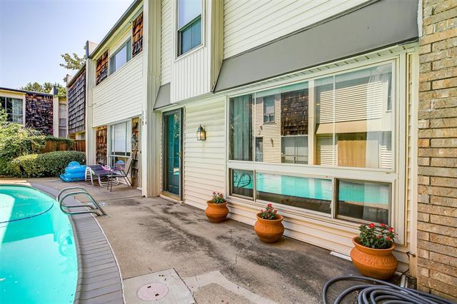 Building Photo - 2710 Douglas Ave