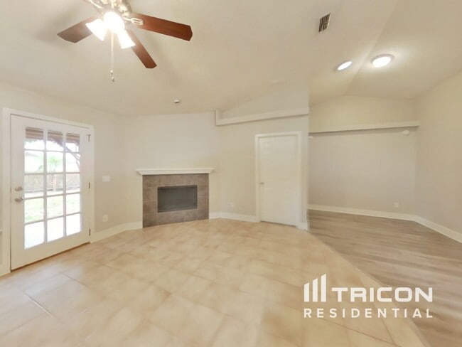 Building Photo - 2169 Khaki Ct