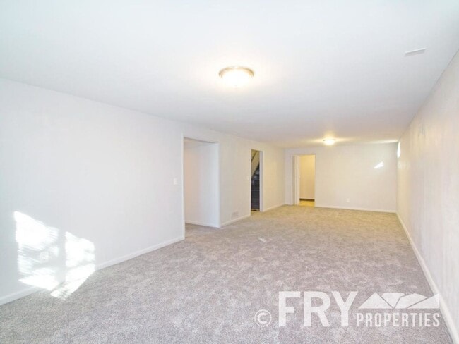 Building Photo - Bright, Clean Ranch Home in Sherrelwood