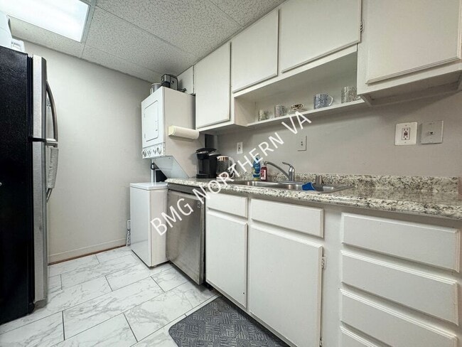 Building Photo - 5911 Edsall Rd