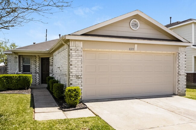 Building Photo - 8215 Radial Ct