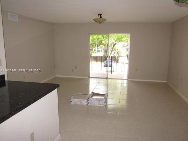 Building Photo - 10738 N Kendall Dr