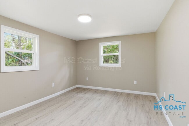 Building Photo - 1528 Ladnier Rd