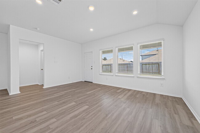 Building Photo - 14556 Lily Plns Dr