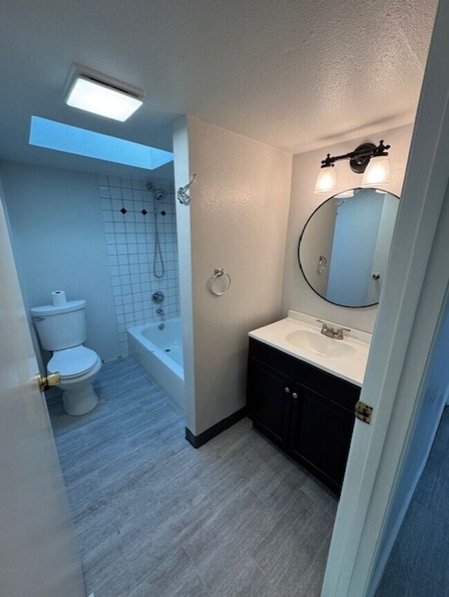 Building Photo - 3-Bedroom Home in the Sunnyland neighborhood! Move in Ready Now! Lease to End on 7/30/2026