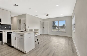 Building Photo - 1335 Lee St