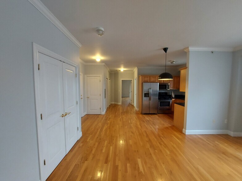 Kitchen + Entryway - 301 68th St