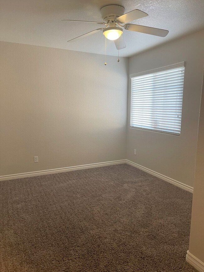 Building Photo - 21755 Ives Dr