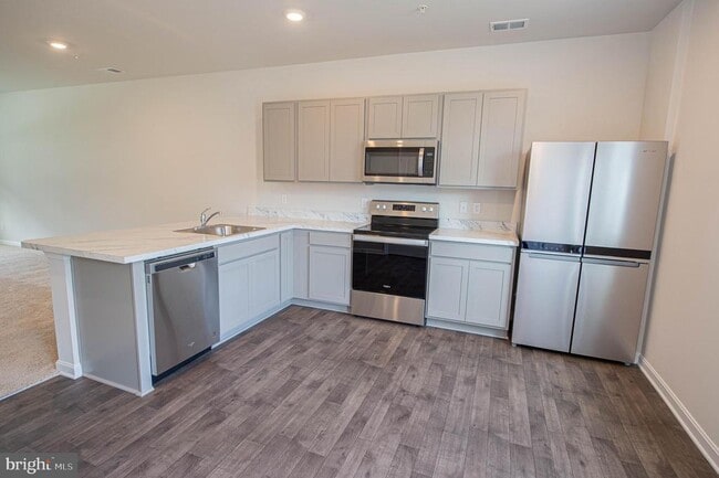 Building Photo - 128 Willowtree Ln