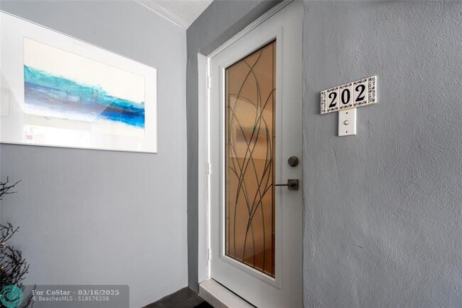 Building Photo - 3101 NE 47th Ct