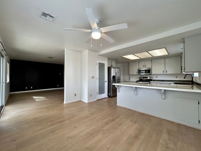 Building Photo - AVAILABLE NOW!! 3 Bedroom 2 Bathroom Home in Yucca Valley!! MOVE IN SPECIAL HALF OFF ONE MONTH'S ...