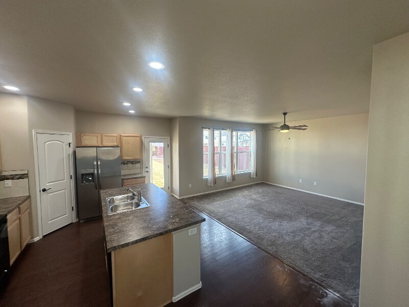 Building Photo - 2142 Falling Leaf Dr