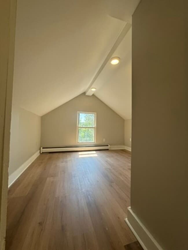 Building Photo - 12 Harwinton Ave