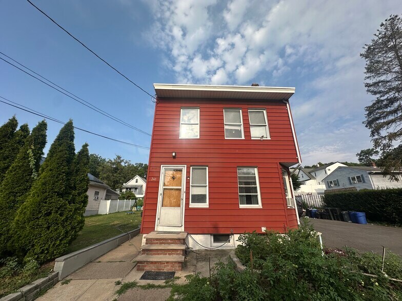 Building Photo - 343 Mason Ave