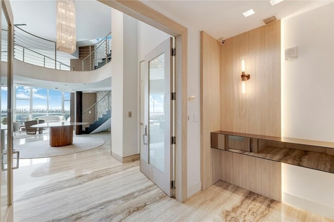 Building Photo - 18201 Collins Ave