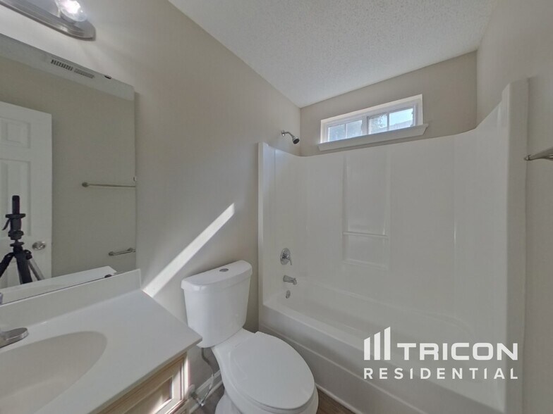 Building Photo - 8623 Treyburn Dr