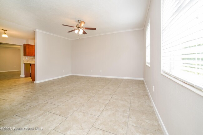 Building Photo - 529 Edward Rd
