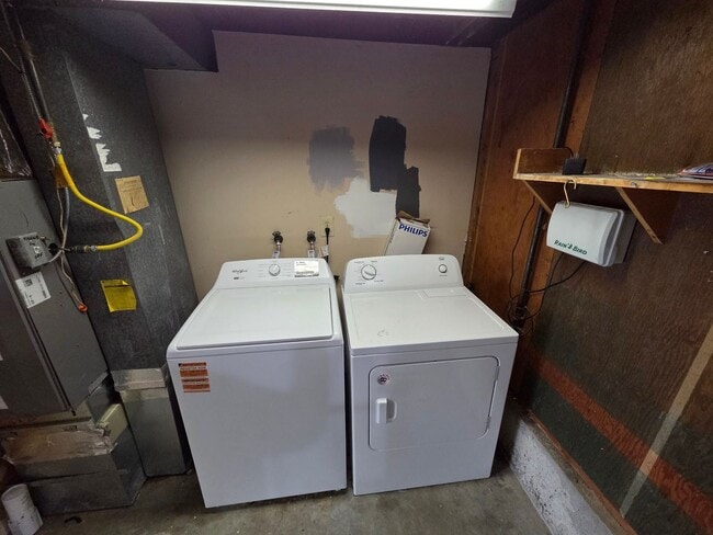 Building Photo - 2136 N 187th St