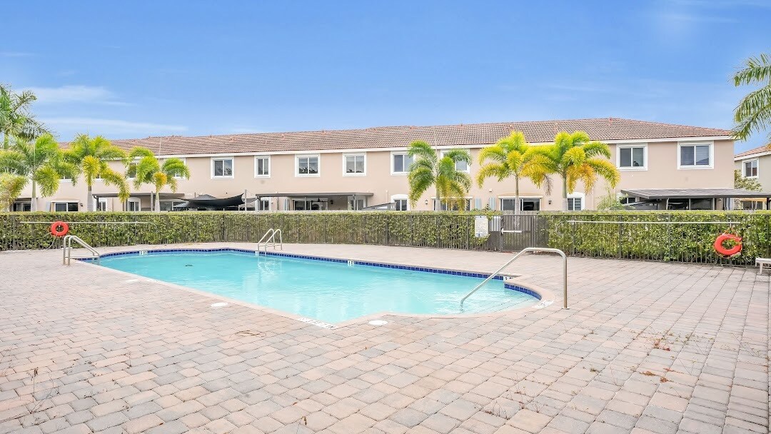 Building Photo - 2342 SE 10th St