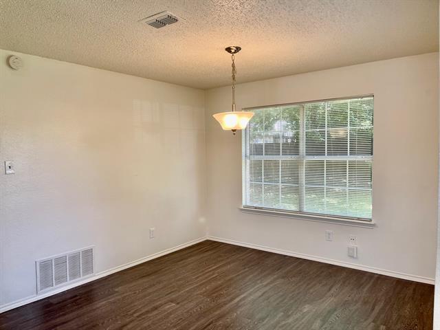 Building Photo - 5202 Sherburne Dr
