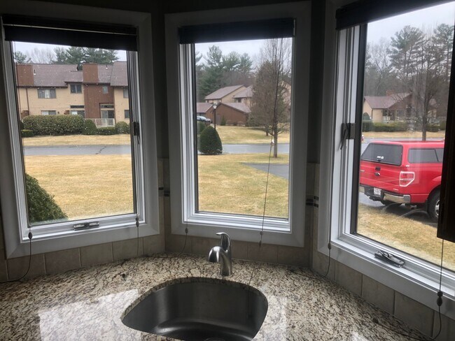 Building Photo - 163 Pine Grove Dr