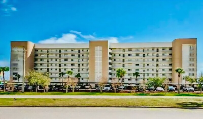 Building Photo - 250 S Sykes Creek Pkwy