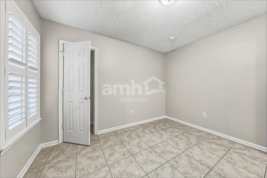 Building Photo - 2720 Cold Creek Blvd