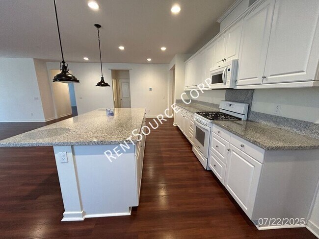 Building Photo - 45051 Marbella St