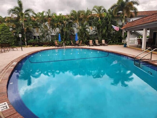 Primary Photo - 669 W Oakland Park Blvd