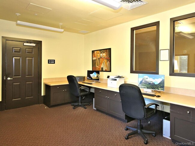 Building Photo - 300 Mamaroneck Ave