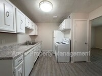 Building Photo - 922 A St