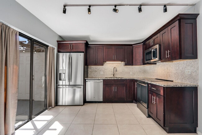 Building Photo - 803 8th Terrace