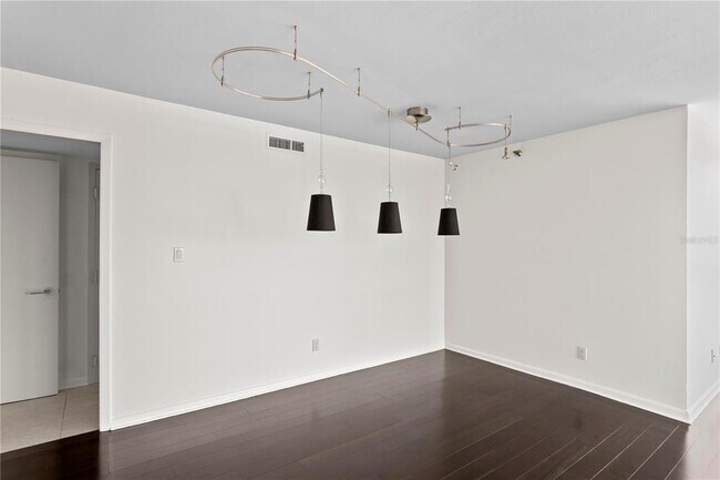 Building Photo - 3301 Bayshore Blvd