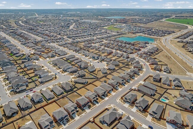 Building Photo - 5404 Bellissima Way