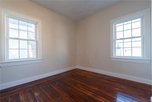 Building Photo - 29 Marlborough Ave