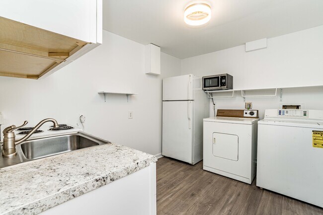 Building Photo - 1708 Ithaca Ln