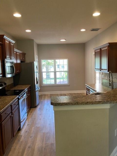 Building Photo - 7 Roxanne Pl