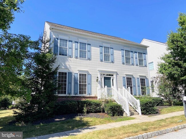Building Photo - 1403 Hampshire Ln
