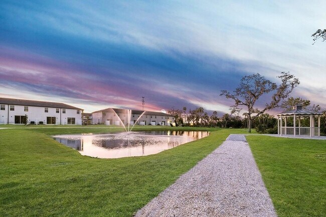 Building Photo - 4915 1st Ave E